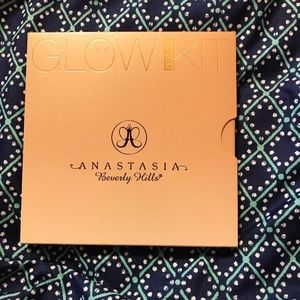 Anastasia Beverly Hills Glow Kit